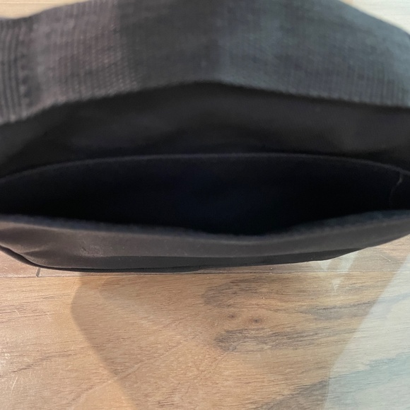 Excellent Condition Hanging Travel Toiletry Bag - Picture 9 of 13